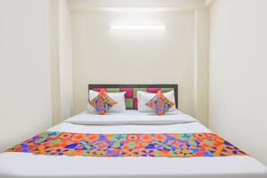 Egyptian cotton sheets, premium bedding, free WiFi, bed sheets - Fabhotel Glass Castle (New Delhi)