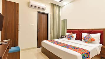 Egyptian cotton sheets, premium bedding, in-room safe, free WiFi