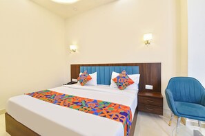 Egyptian cotton sheets, premium bedding, in-room safe, free WiFi - Fabhotel Golden Sapphire (Jaipur)