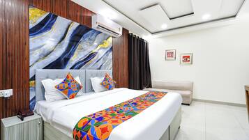 Egyptian cotton sheets, premium bedding, free WiFi, bed sheets