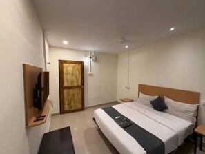 Egyptian cotton sheets, premium bedding, free WiFi, bed sheets