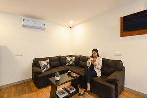 Lobby sitting area - Fabhotel Vedhanshi (Hyderabad)