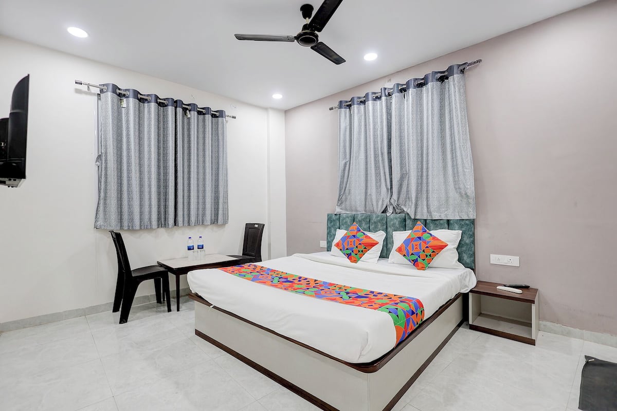 Family Room | Egyptian cotton sheets, premium bedding, free WiFi, bed sheets
