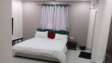 ํจ๋ฐ๋ฆฌ๋ฃธ | ์ด์งํธ์ฐ ๋ฉด ์ํธ, ๊ณ ๊ธ ์นจ๊ตฌ, ๋ฌด๋ฃ WiFi, ์นจ๋ ์ํธ