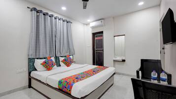 Egyptian cotton sheets, premium bedding, free WiFi, bed sheets