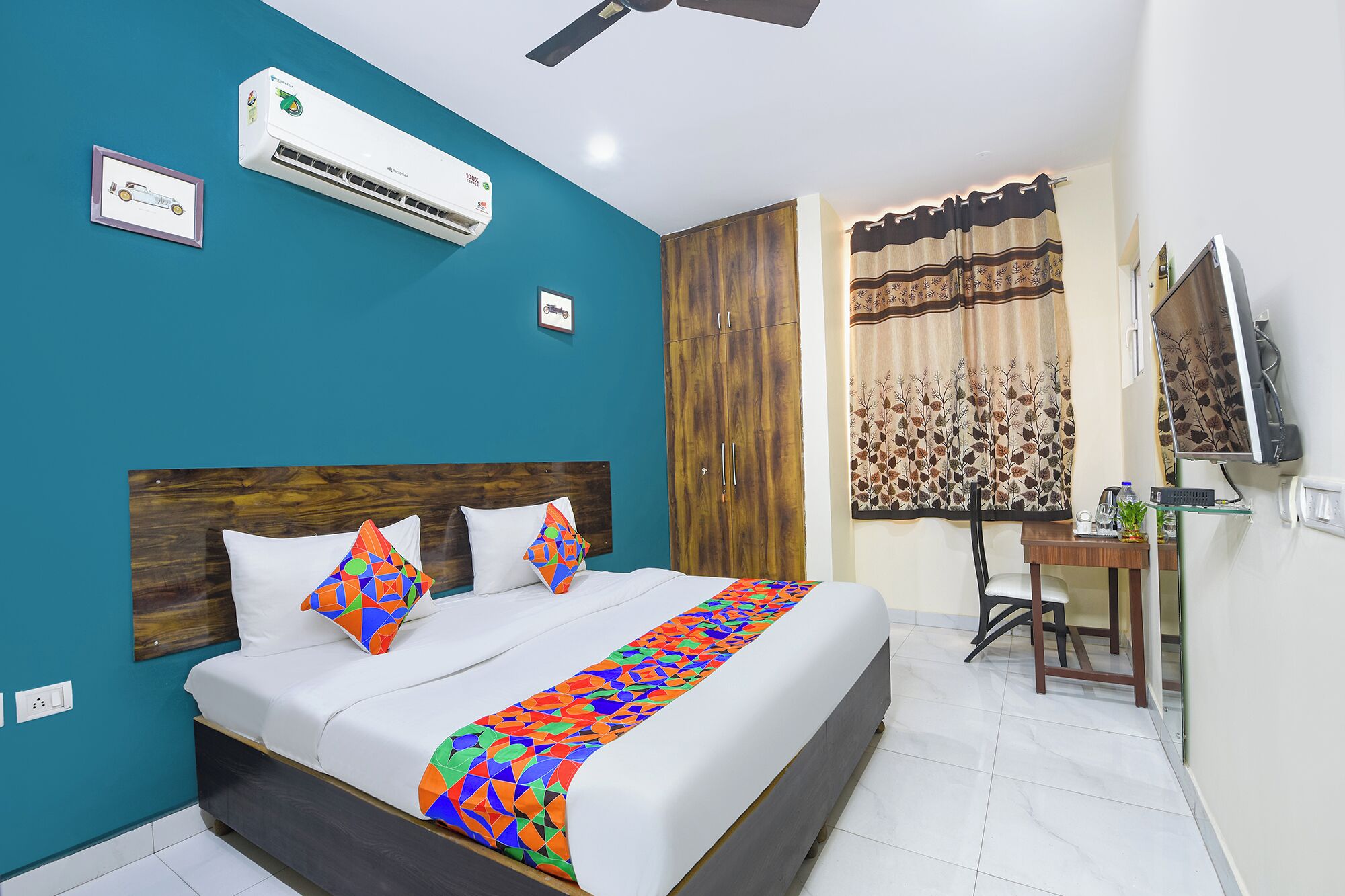 Egyptian cotton sheets, premium bedding, free WiFi, bed sheets