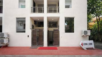 Entrada al alojamiento