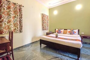 Deluxe Room | Egyptian cotton sheets, premium bedding, free WiFi, bed sheets - Fabhotel Tordi Haveli (Jaipur)