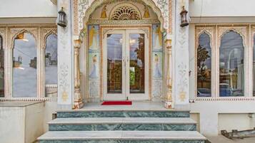 EntrĂ©e de lâhĂ©bergement