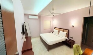 Deluxe-Zimmer | Bettwäsche aus ägyptischer Baumwolle, hochwertige Bettwaren, Zimmersafe