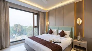 Rom – deluxe | Sengetøy i egyptisk bomull, sengetøy av topp kvalitet og safe på rommet