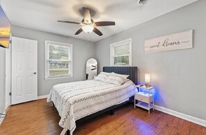 4 Schlafzimmer, Bügeleisen/Bügelbrett, kostenloses WLAN, Bettwäsche