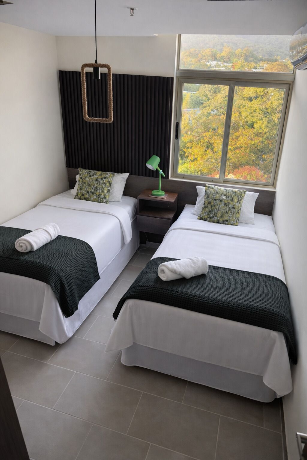 3 chambres, fer et planche à repasser, Wi-Fi, literie fournie