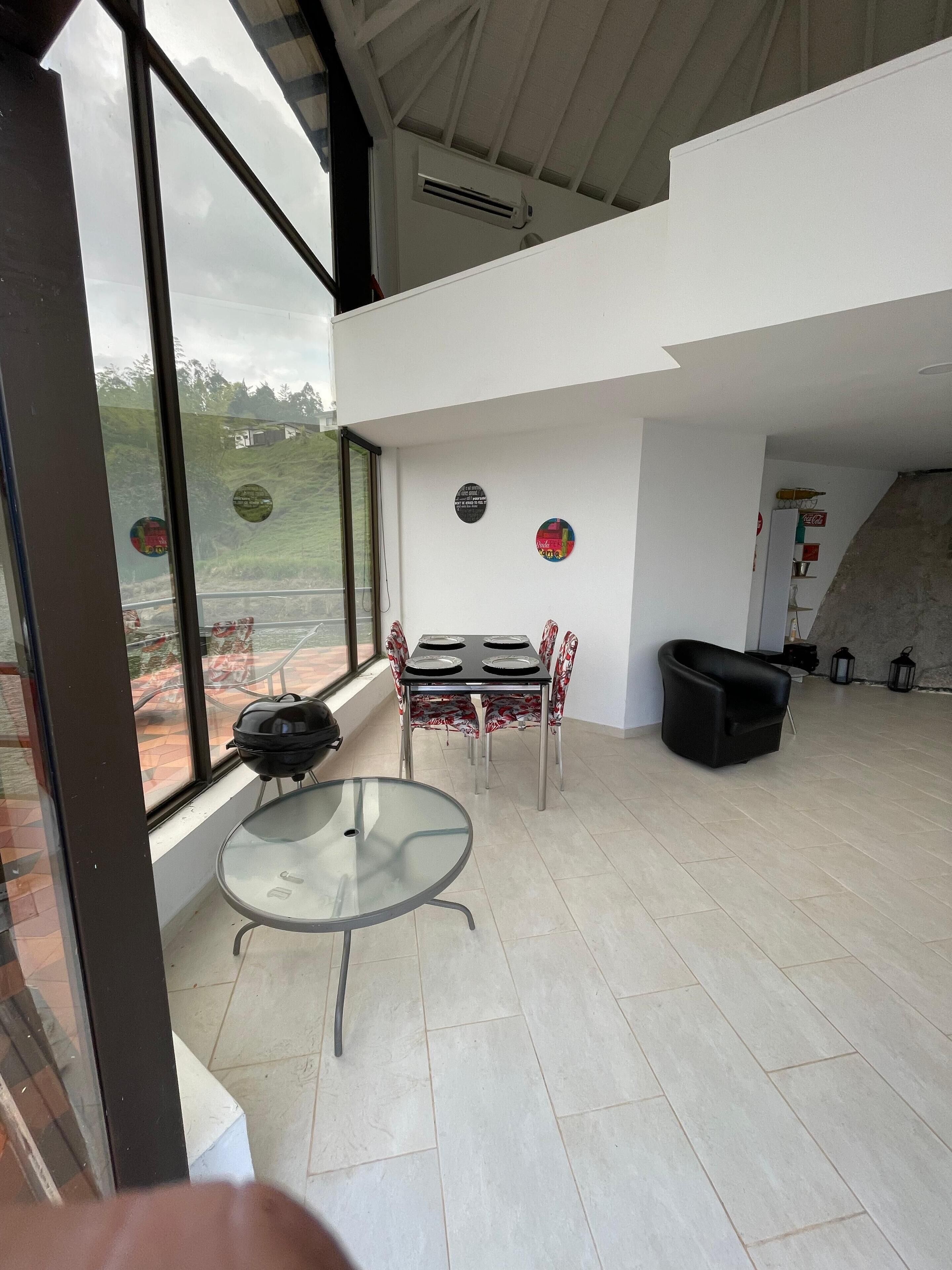 Casa panorámica, vistas al lago | Restauración