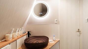 Standard Twin Room | Bathroom
