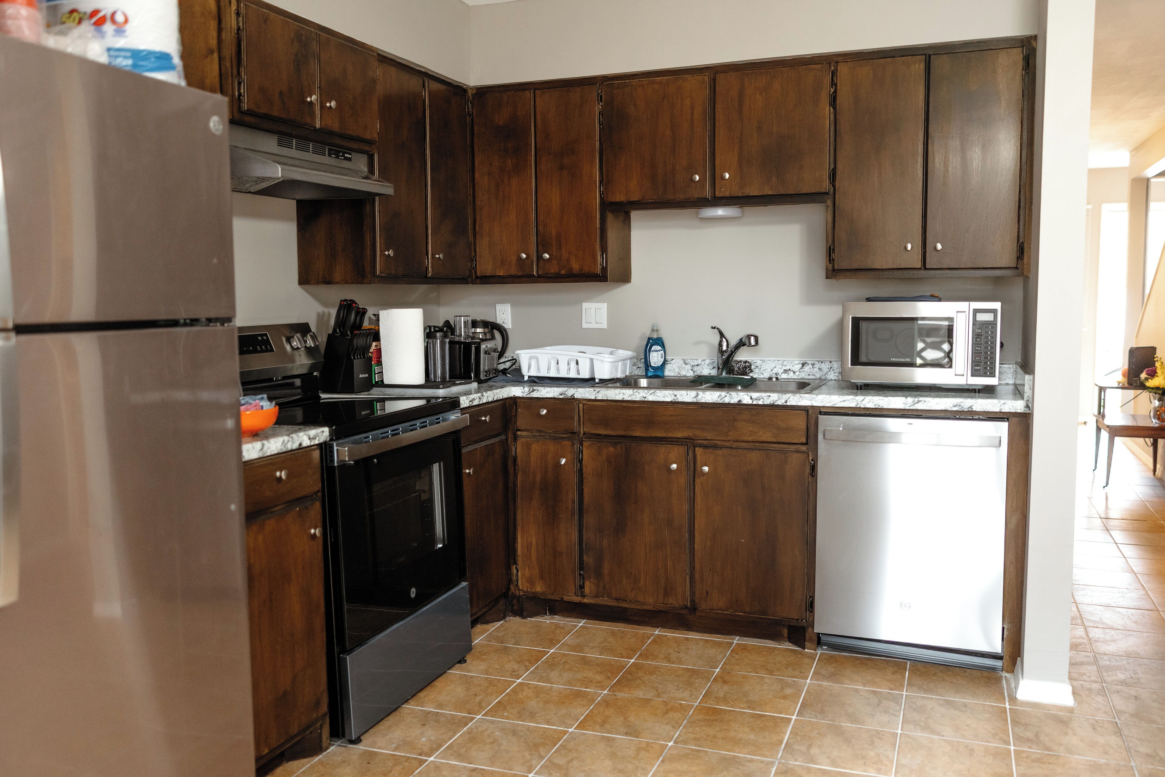 Microondas, horno, placa de cocina, lavavajillas