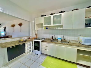 Private kitchen - House with Pool on the Beachfront in Maceió - AL (Maceió)