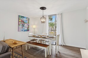 Dining - 3045 Seascape Villa @ Forest Beach | Lagoon View | Pool | Modern Furnishings (Hilton Head Island)