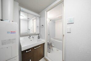 公寓 | 浴室 | 淋浴/浴缸二合一、免費盥洗用品、吹風機、拖鞋