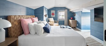 New Crow’s Nest Ocean View l Downtown l Queen Suite