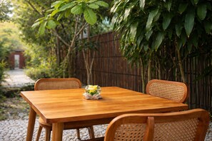 Tempat makan outdoor