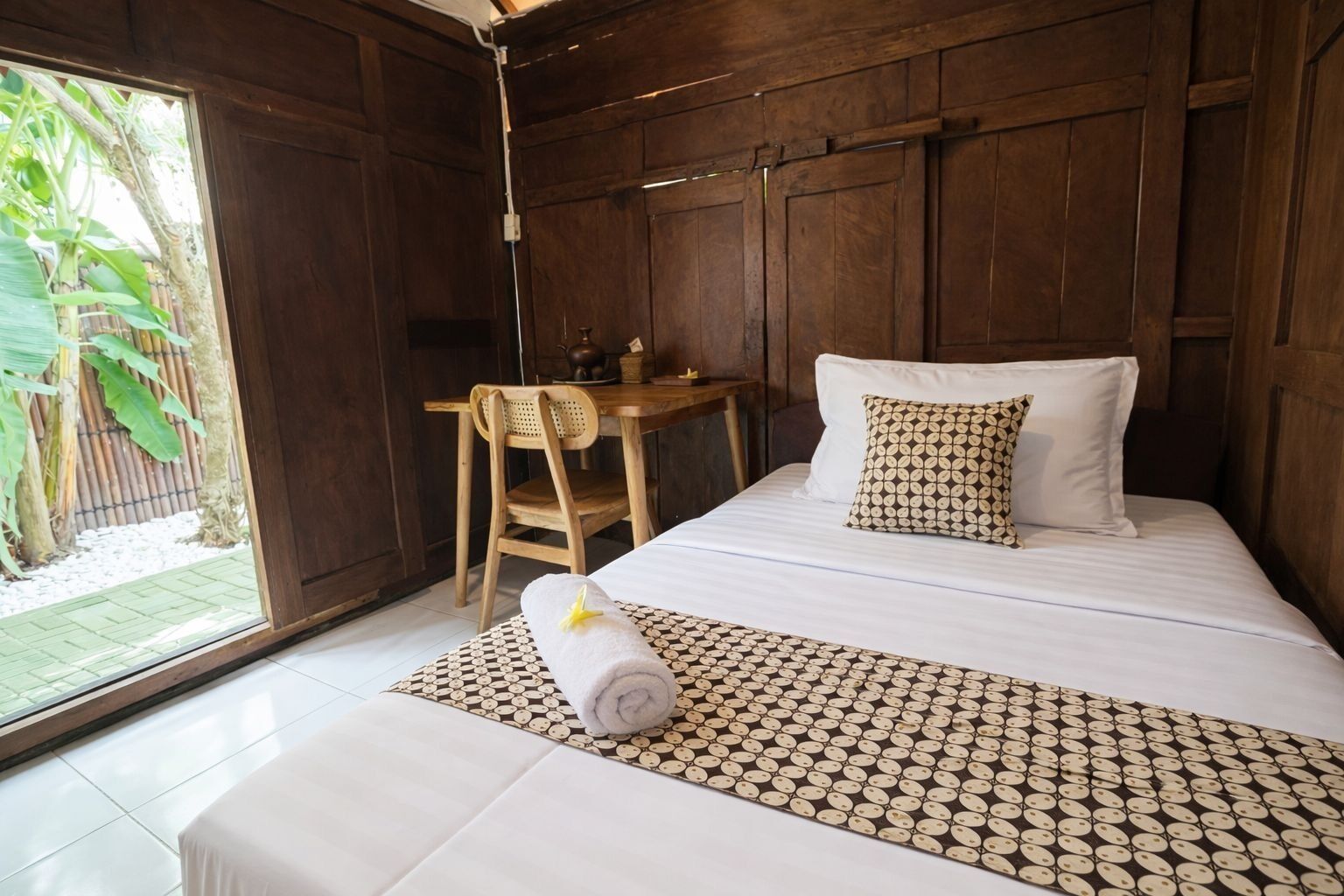 Vila Standar, 1 Tempat Tidur Twin, pemandangan kebun | Meja kerja, ruang kerja ramah laptop, dan seprai linen