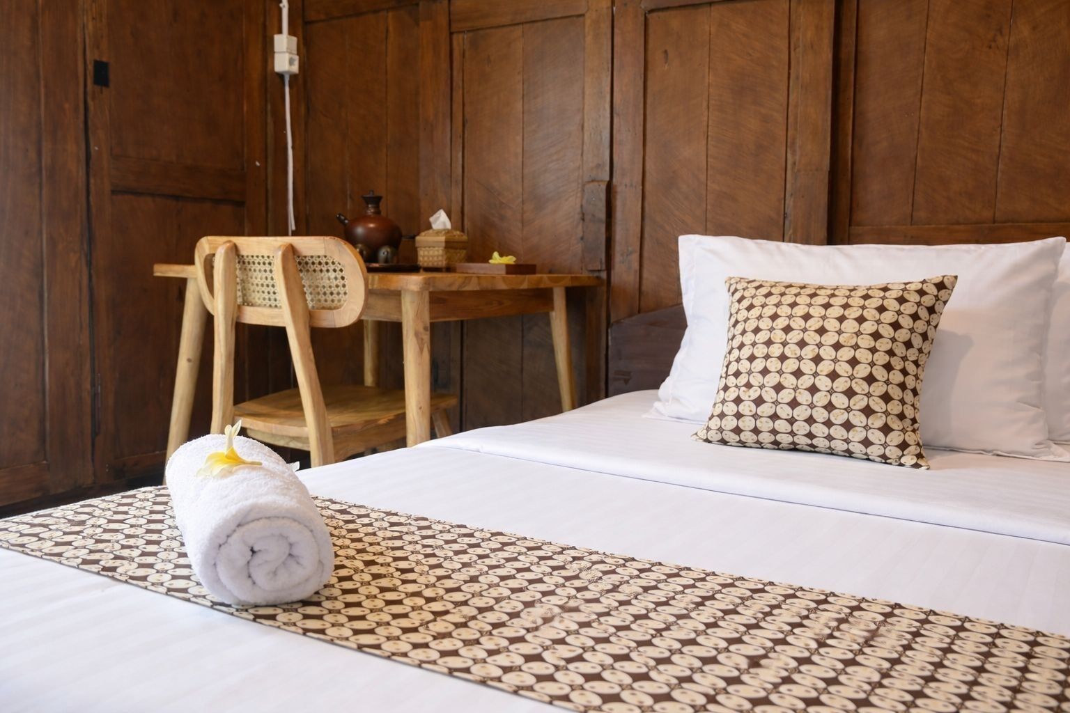 Standard Villa, 1 Twin Bed, Garden View | Desk, laptop workspace, bed sheets