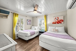 3 bedrooms, iron/ironing board, free WiFi, bed sheets - Holiday House | Steps to Siesta Beach, Pet Friendly, Walk to Village (Siesta Key)