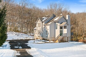 Exterior - Entire place-Wlk2Camelback-Ski-Hike-Tubing Pocono Mountains (Tannersville)