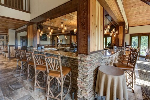 Woodland Retreat with a Swim Spa - Innsbrook Resort