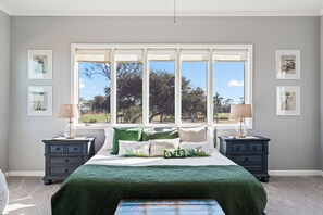 Iron/ironing board, WiFi, bed sheets - Palmetto Pines Golf Oasis Heated Pool-2 Master Suites-4BR+Office (Cape Coral)