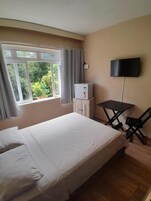 Een laptopwerkplek, gratis wifi