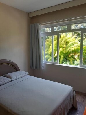 Laptop workspace, free WiFi - Espaço Plataforma  (Nova Friburgo)