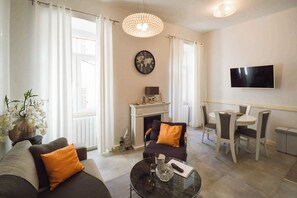 TV - Holiday apartment in the city centre (Pula)
