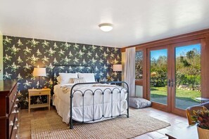 3 chambres, fer et planche à repasser, Wi-Fi gratuit, draps fournis