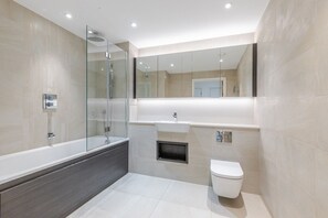 Hair dryer, towels - Blueground | Whitechapel, fitness center, nr Tower of London (London)