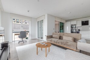 TV, stereo - Blueground | Whitechapel, fitness center, nr Tower of London (London)
