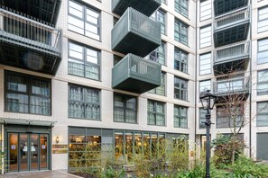 Exterior - Blueground | Southwark, rooftop, nr Tower Bridge (London)