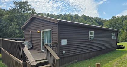 Lake front, Charming 2-bedroom cabin at Statts Mills Campground