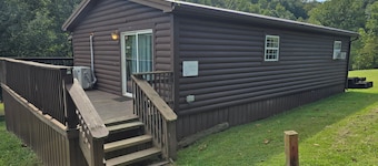 Lake front, Charming 2-bedroom cabin at Statts Mills Campground