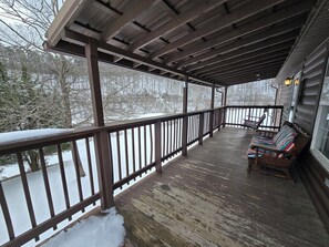 Terrace/patio - Lake front, Charming 2-bedroom cabin at  Statts Mills Campground (Statts Mills)