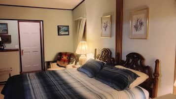 1 bedroom, bed sheets