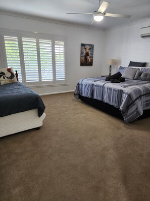 4 habitaciones, tabla de planchar con plancha, wifi y ropa de cama 