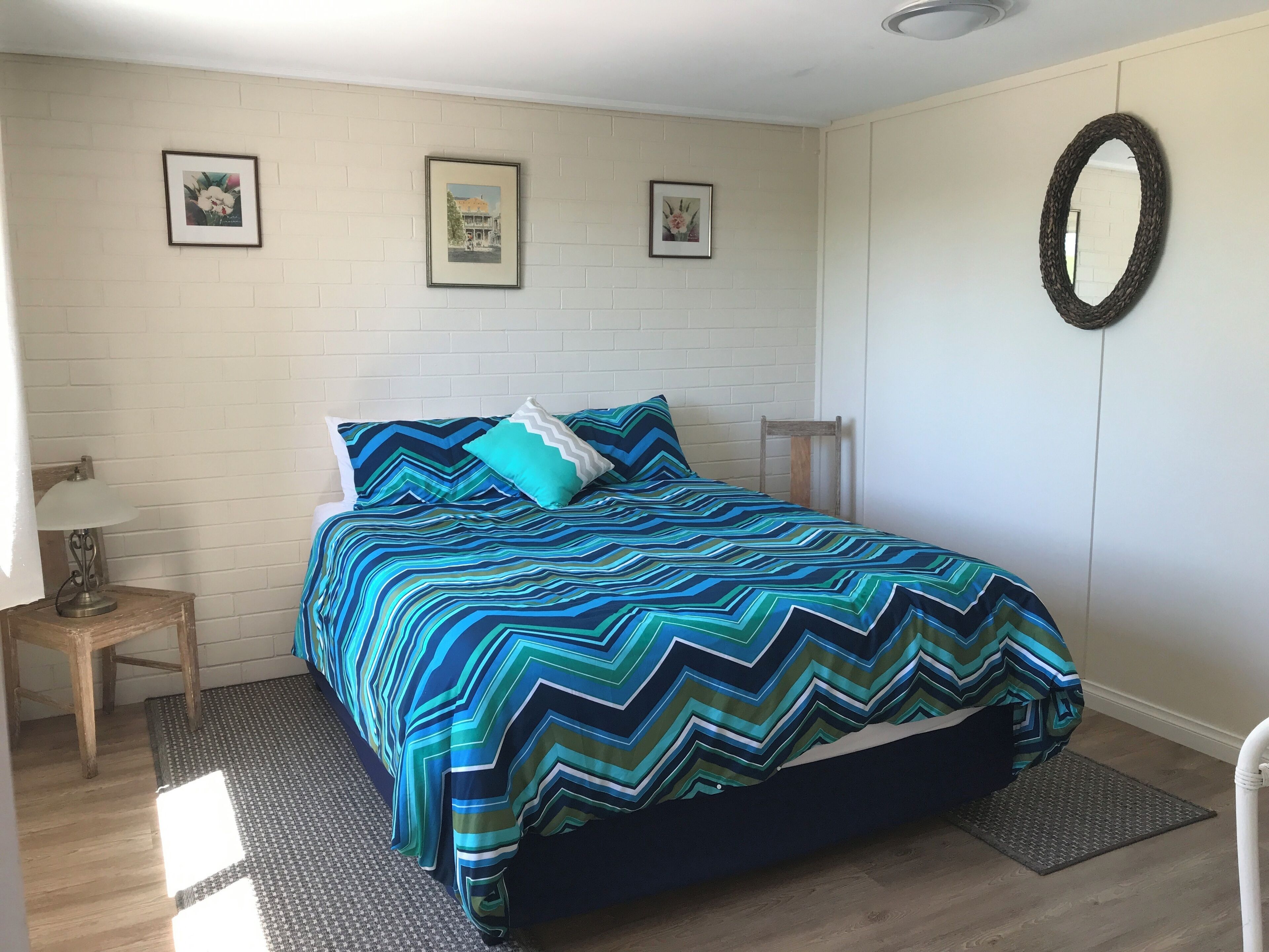 2 bedrooms, iron/ironing board, bed sheets