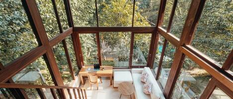 Deluxe Villa, Garden View | Interior