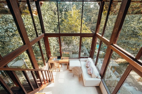 Deluxe Villa, Garden View | Interior. Luxury Riverside Cabins at Nunu Bali