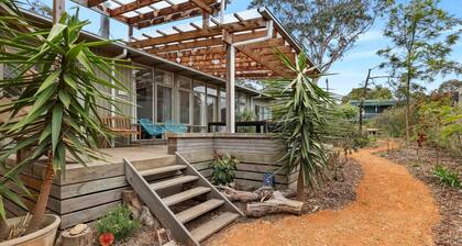 Moonah on Mawson – A Relaxed Coastal Retreat