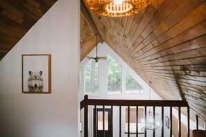 Interior - Little wolf cabin King bed dog friendly Mt Baker (Maple Falls)