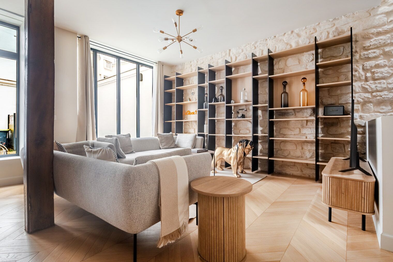 Télévision, chaîne hi-fi