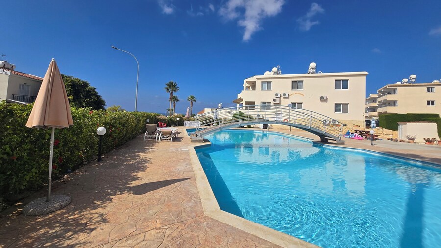 2 Bed Townhouse in Peyia Paradise